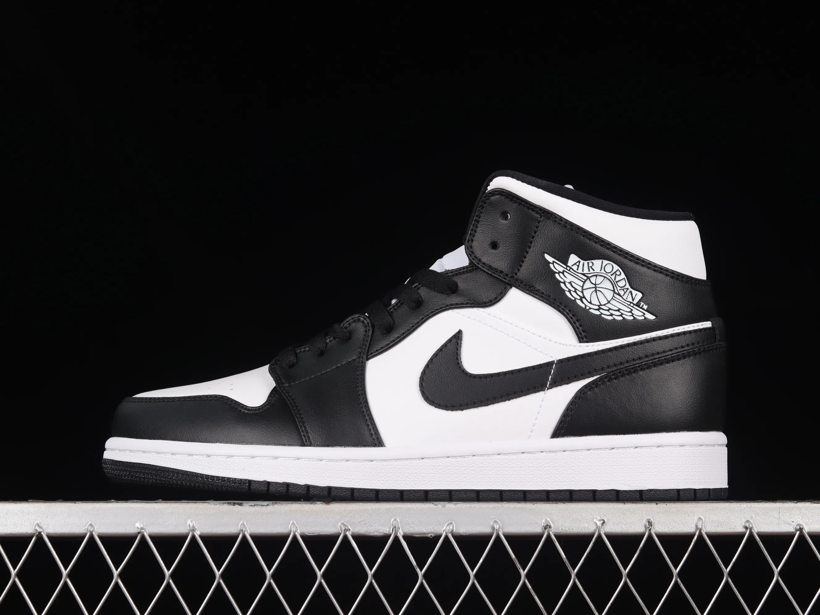 All Categories Air Jordan Jordan Series Basketball Shoes Air Jordan 1 Mid Air Jordan 1 Mid "Panda" AJ1 Joe 1 Black and White Panda Zhongbang Basketball Shoes DV0991-101